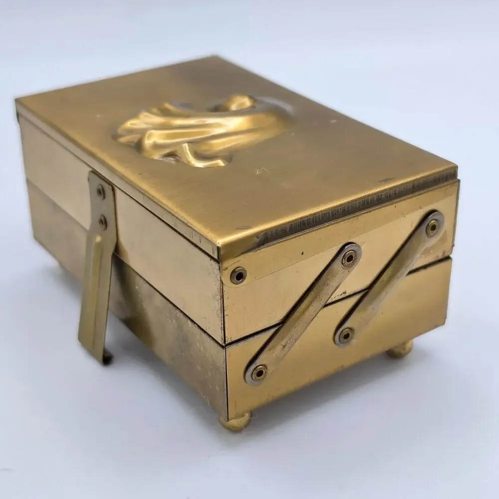 Unbranded vintage gold